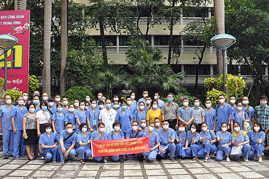 Thêm hơn 100 y bác sĩ Hà Nội chi viện TP HCM