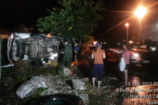 Quảng Ninh: Va chạm liên hoàn giữa 3 xe ô tô, 4 người thương nặng