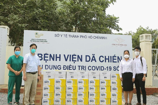 Vinamilk trao tặng sản phẩm dinh dưỡng Sure  Prevent cho 50 bệnh viện tuyến đầu