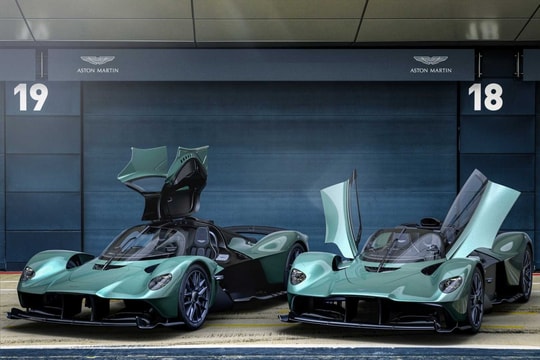 Aston Martin ra mắt siêu phẩm mui trần Valkyrie Spider toàn cầu