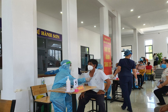 Đà Nẵng tiêm vắc xin AstraZeneca cho hơn 40.000 người từ 19- 26/8