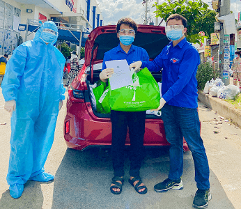 Đại học Luật TP.HCM: Chung tay cùng sinh viên vượt qua khó khăn đại dịch Covid-19