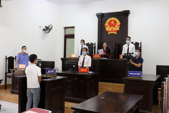 Lĩnh 7 tháng tù vì đánh nhân viên y tế ở chốt kiểm dịch