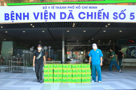 Những chuyến xe ‘chở yêu thương’ tiếp sức y bác sĩ tuyến đầu chống dịch Covid-19