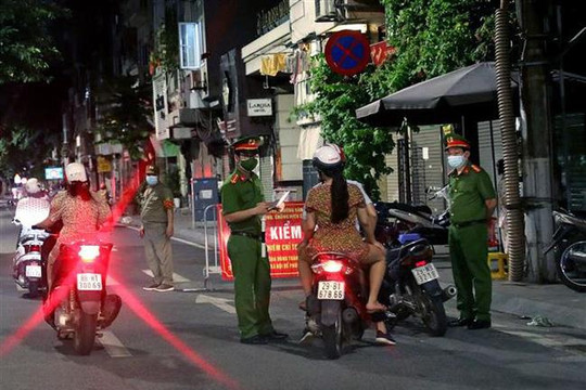 Hà Nội xử phạt 900 trường hợp vi phạm phòng chống dịch trong 1 ngày