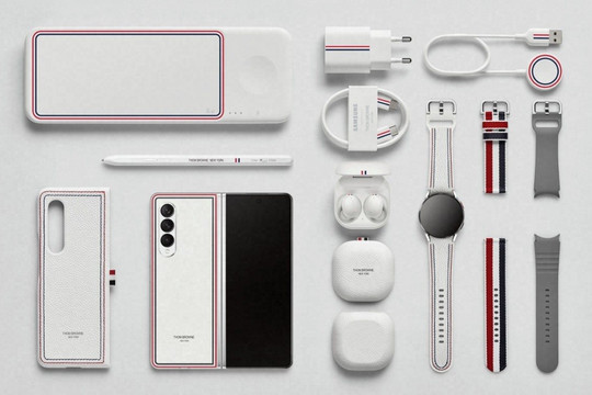 Galaxy Z Fold3 Thom Browne có giá 84 triệu đồng tại Việt Nam