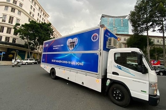 TP HCM tiếp nhận 10 xe xét nghiệm Covid-19 lưu động