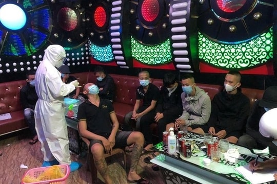 Đột kích quán karaoke phát hiện 21 thanh niên "bay lắc", phê ma túy