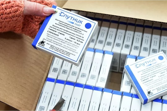Tiêm kết hợp AstraZeneca và Sputnik Light cho khả năng miễn dịch cao
