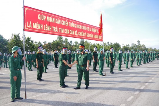2.000 cán bộ, chiến sĩ Sư đoàn 5, Quân khu 7 chi viện TP.HCM chống dịch