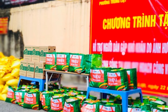 6.200 “Túi quà an sinh” được trao cho gia đình khó khăn bị ảnh hưởng bởi Covid -19
