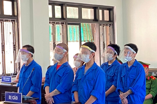 Xét xử 6 bị cáo mua bán, tàng trữ trái phép chất ma túy