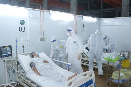 Bệnh viện Bạch Mai điều thêm 2 chuyên gia đầu ngành chi viện TP.HCM