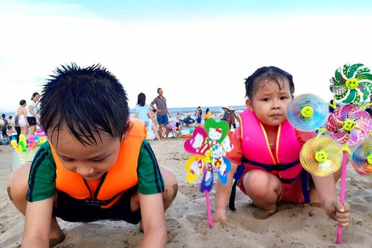 Thanh Hóa cấm tắm biển Sầm Sơn từ 12h ngày 26/8/2021