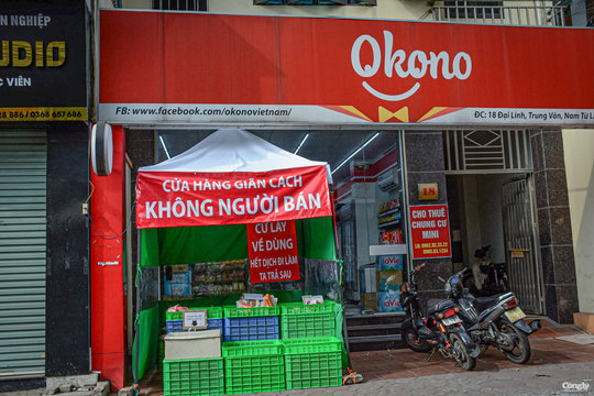 Chuỗi cửa hàng giãn cách không người bán tại Hà Nội