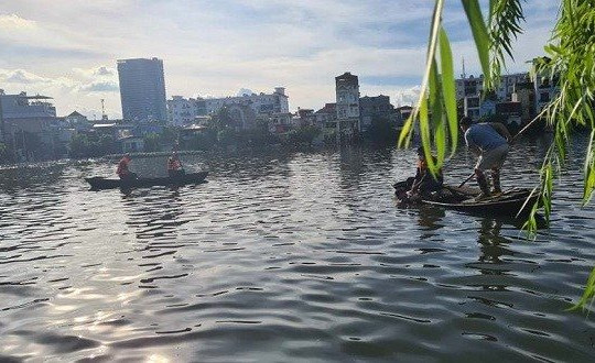 Ra hồ đang ngập nước chơi, hai chị em đuối nước thương tâm