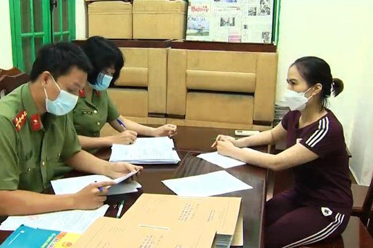 Khởi tố cán bộ cấp trái phép hồ sơ xe "luồng xanh"