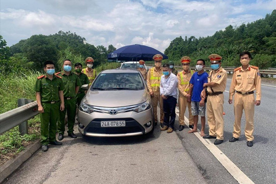 Khống chế nghi phạm vận chuyển trái phép ma túy trên cao tốc Hà Nội - Lào Cai