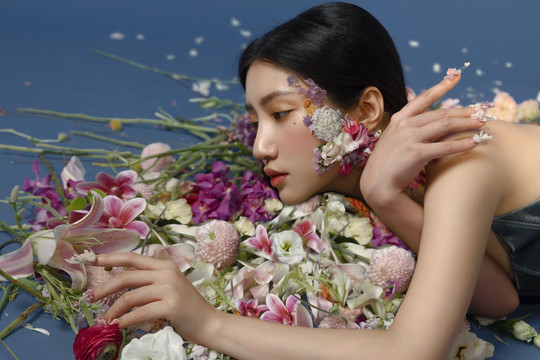Vượt mặt Lê Bảo Bình, Em hát ai nghe của Orange 'chễm chệ' top 1 Trending Music