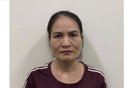 Khởi tố, bắt tạm giam nữ chuyên viên Tổng cục Đường bộ Việt Nam nhận tiền cấp thẻ "luồng xanh"