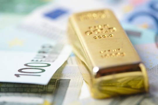 Giá vàng hôm nay 28/8: Quay đầu tăng dựng đứng