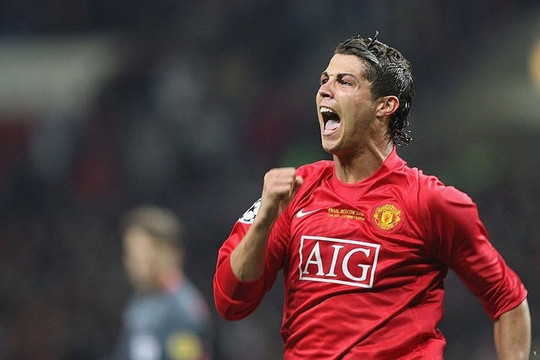 Ronaldo chính thức gia nhập Manchester United