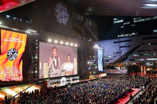 Liên hoan phim quốc tế Busan 2022 chính thức khai mạc
