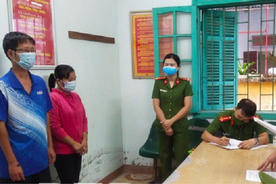 Thái Bình: Khởi tố 2 cán bộ y tế nhận hối lộ, cho người qua chốt kiểm soát COVID-19