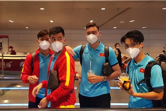 Thủ môn Văn Lâm được trao áo số 1 ở ĐT Việt Nam