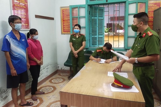  2 cán bộ y tế nhận tiền hối lộ để đưa công nhân chưa xét nghiệm Covid - 19 thông chốt