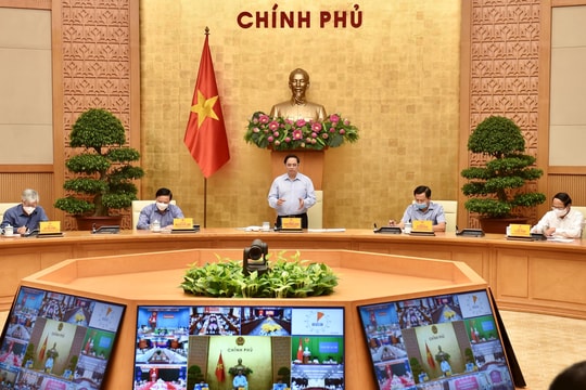 Thủ tướng họp về chống dịch COVID-19 với 1060 xã, phường, thị trấn của 20 tỉnh, thành