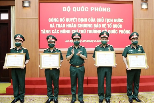 5 Thứ trưởng Bộ Quốc phòng được Chủ tịch nước tặng Huân chương Bảo vệ Tổ quốc