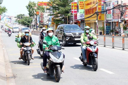 Từ hôm nay 30/8, TP Hồ Chí Minh cho phép shipper hoạt động tại "vùng đỏ"