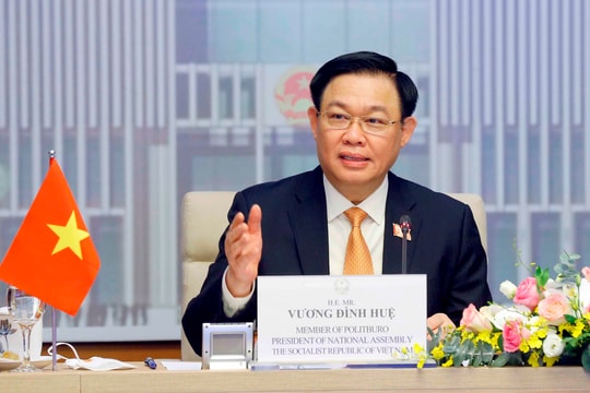 Chủ tịch Quốc hội Vương Đình Huệ hội đàm với Chủ tịch Quốc hội Thái Lan