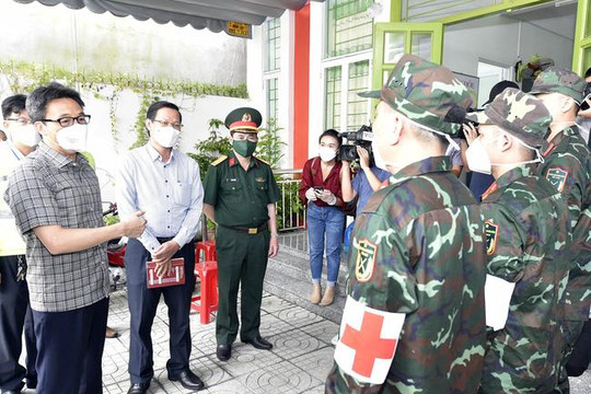 Phó Thủ tướng Vũ Đức Đam: Phải thăm khám thường xuyên cho F0 điều trị tại nhà