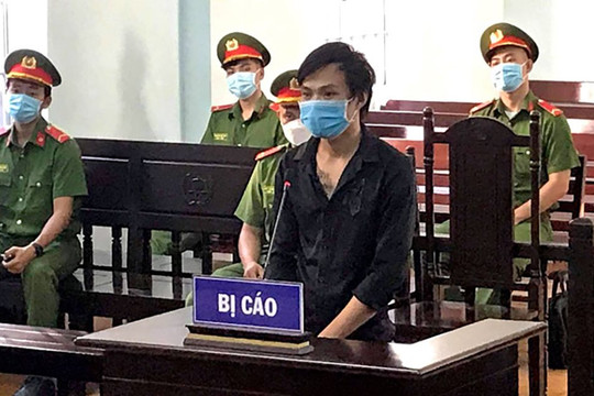 Lĩnh 12 tháng tù vì tấn công cán bộ chốt kiểm soát dịch