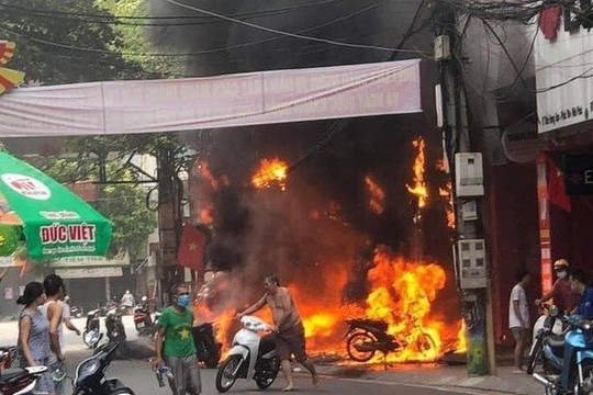 Vĩnh Phúc: Đã bắt được nghi can ném bom xăng vào cửa hàng xe máy