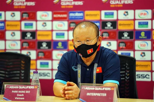 HLV Park Hang Seo: 'Tuyển Việt Nam kém may mắn, các cầu thủ đã nỗ lực'