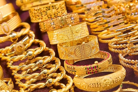Giá vàng hôm nay 3/9: Giảm khi dòng tiền dồn vào chứng khoán