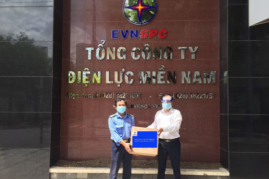 Món quà đặc biệt ngày Tết Độc lập đến với đồng nghiệp khu vực phía Nam