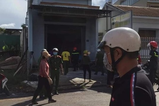 Nam thanh niên ôm 4 bình gas mini tự tử giữa trưa
