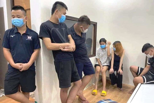Bắt quả tang 7 nam nữ mở tiệc ma túy giữa tâm dịch