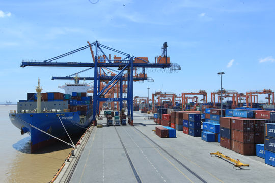 Kim ngạch xuất khẩu tháng Tám giảm 6% do dịch bệnh diễn biến phức tạp