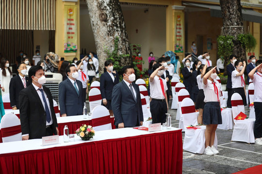 Hơn 2 triệu học sinh Hà Nội khai giảng năm học mới