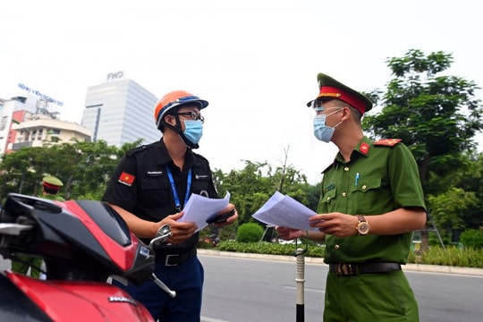 Đề xuất “cho người tiêm đủ 2 mũi vắc xin ra đường”, Bộ Y tế nói gì?