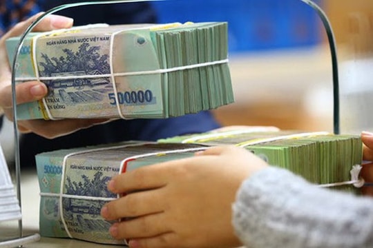 Lãi suất tiết kiệm thấp kỷ lục