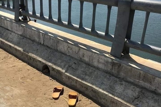 Tìm thấy thi thể nam thanh niên nhảy cầu Nhơn Hội 