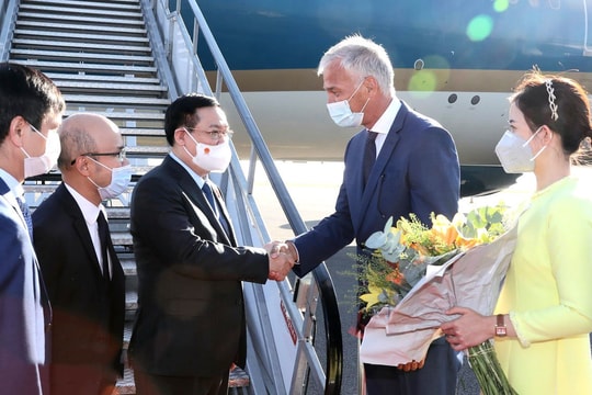 Đến Brussels, Chủ tịch Quốc hội bắt đầu chuyến thăm làm việc với Nghị viện châu Âu và Vương quốc Bỉ