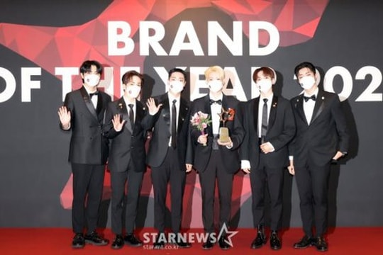 Dàn sao đổ bộ lễ trao giải Brand Of The Year  