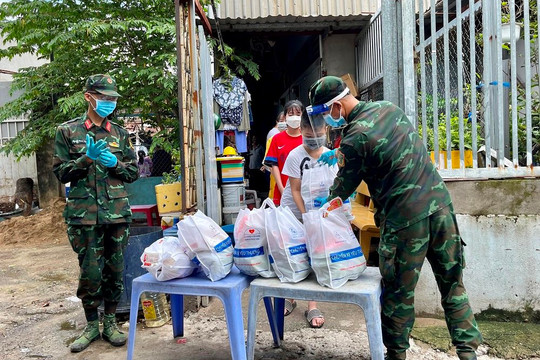 Món quà trung thu sớm dành tặng những em nhỏ ở tâm dịch